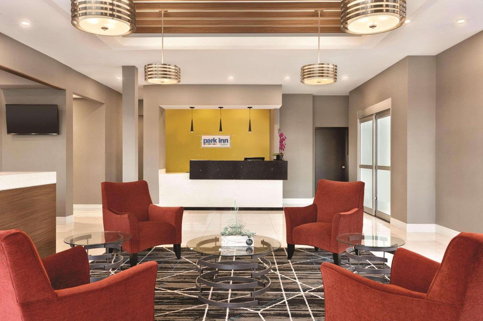 Park Inn By Radisson Brampton, On Exterior photo